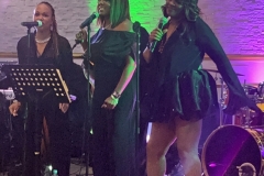 Background-Singers-with-Dre